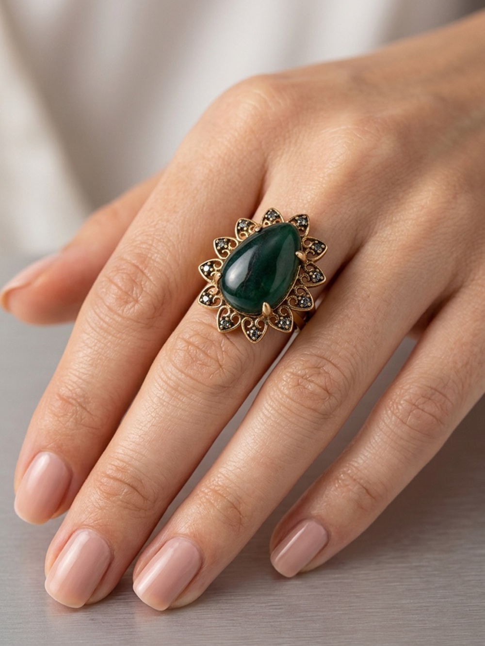 Gold-Plated Ring with Dark Green Teardrop Stone vintage inspired size 7/8